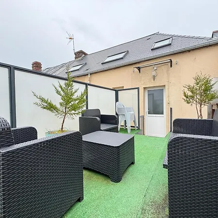 Les Mouettes Duplex Independant Dans Maison Spacieux Petite Vue Sur Des Belle Terrasse Amenagee En Hauteur Pres Omaha Et Bayeux 800 M Et 300 M Superette 公寓
