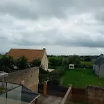 Les Mouettes Duplex Independant Dans Maison Spacieux Petite Vue Sur Des Belle Terrasse Amenagee En Hauteur Pres Omaha Et Bayeux 800 M Et 300 M Superette