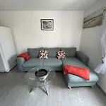 Apartman Les Mouettes Duplex Independant Dans Maison Spacieux Petite Vue Sur Des Belle Terrasse Amenagee En Hauteur Pres Omaha Et Bayeux 800 M Et 300 M Superette