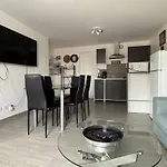Apartman Les Mouettes Duplex Independant Dans Maison Spacieux Petite Vue Sur Des Belle Terrasse Amenagee En Hauteur Pres Omaha Et Bayeux 800 M Et 300 M Superette *