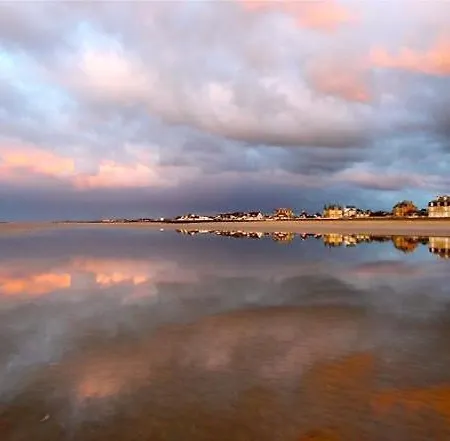 Les Mouettes Duplex Independant Dans Maison Spacieux Petite Vue Sur Des Belle Terrasse Amenagee En Hauteur Pres Omaha Et Bayeux 800 M Et 300 M Superette Apartman