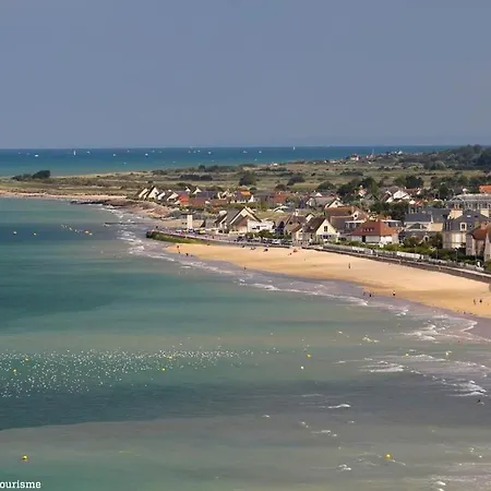 Spacious Omaha Duplex: 4-bedroom Retreat With Terrace Apartment Vierville-sur-Mer