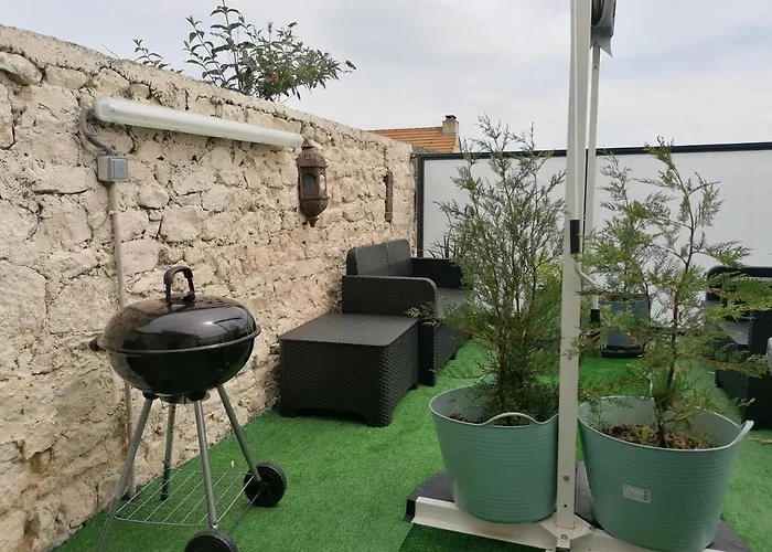 דירה Les Mouettes Duplex Independant Dans Maison Spacieux Petite Vue Sur Des Belle Terrasse Amenagee En Hauteur Pres Omaha Et Bayeux 800 M Et 300 M Superette *