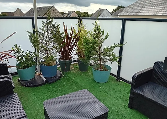 Les Mouettes Duplex Independant Dans Maison Spacieux Petite Vue Sur Des Belle Terrasse Amenagee En Hauteur Pres Omaha Et Bayeux 800 M Et 300 M Superette ויירוויל-סור-מר