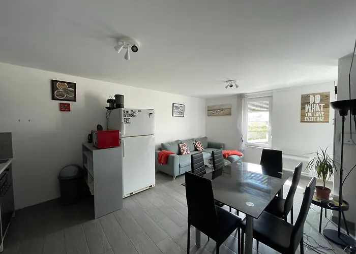 דירה Les Mouettes Duplex Independant Dans Maison Spacieux Petite Vue Sur Des Belle Terrasse Amenagee En Hauteur Pres Omaha Et Bayeux 800 M Et 300 M Superette