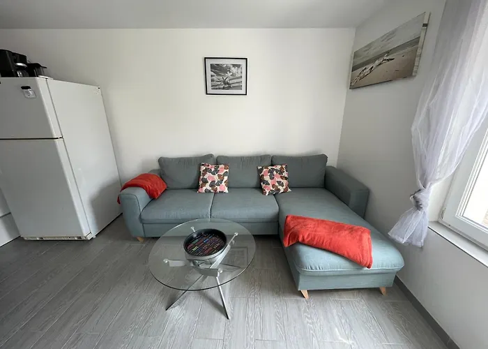 דירה Les Mouettes Duplex Independant Dans Maison Spacieux Petite Vue Sur Des Belle Terrasse Amenagee En Hauteur Pres Omaha Et Bayeux 800 M Et 300 M Superette