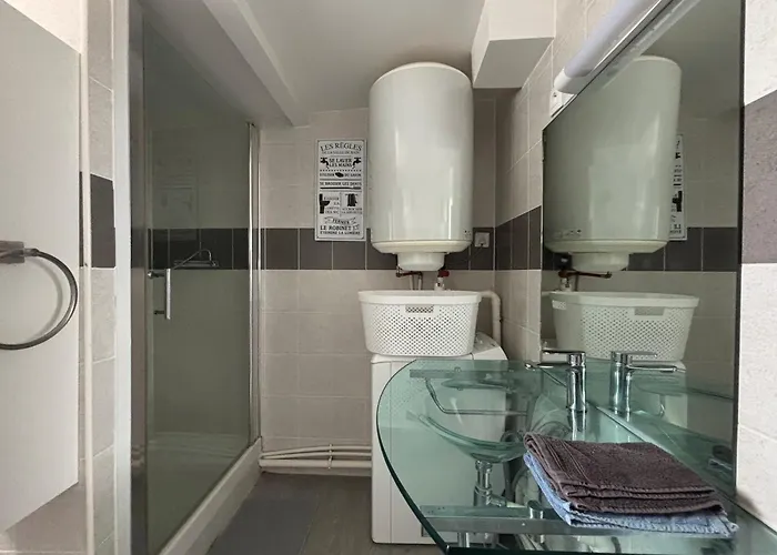 Les Mouettes Duplex Independant Dans Maison Spacieux Petite Vue Sur Des Belle Terrasse Amenagee En Hauteur Pres Omaha Et Bayeux 800 M Et 300 M Superette דירה