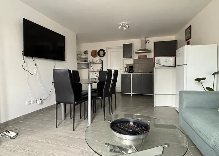 דירה Les Mouettes Duplex Independant Dans Maison Spacieux Petite Vue Sur Des Belle Terrasse Amenagee En Hauteur Pres Omaha Et Bayeux 800 M Et 300 M Superette *