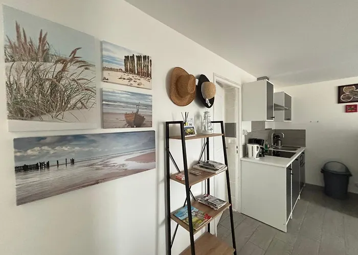 Les Mouettes Duplex Independant Dans Maison Spacieux Petite Vue Sur Des Belle Terrasse Amenagee En Hauteur Pres Omaha Et Bayeux 800 M Et 300 M Superette ויירוויל-סור-מר