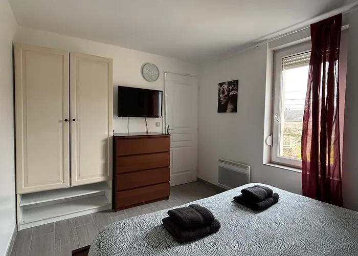 Les Mouettes Duplex Independant Dans Maison Spacieux Petite Vue Sur Des Belle Terrasse Amenagee En Hauteur Pres Omaha Et Bayeux 800 M Et 300 M Superette דירה *