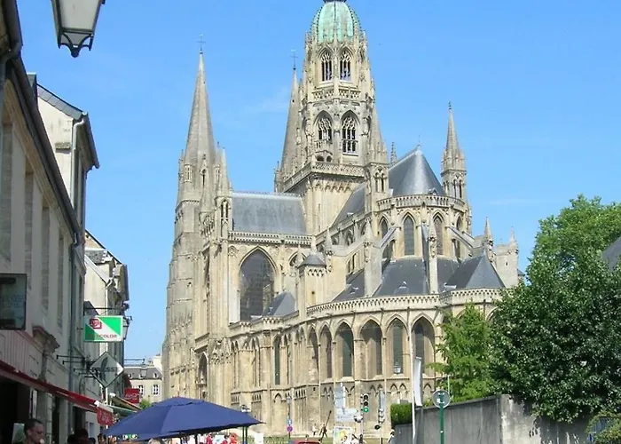 Les Mouettes Duplex Independant Dans Maison Spacieux Petite Vue Sur Des Belle Terrasse Amenagee En Hauteur Pres Omaha Et Bayeux 800 M Et 300 M Superette * ויירוויל-סור-מר